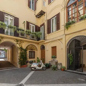 Largo Di Torre Argentina Appartement