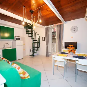 bianca-napoli-suite.hotels-amalfi.com/