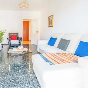 193-casa-via-della-chiusa-city-center-and-beach-150-m.hotelitalianriviera.com/